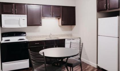 Eastland Suites Hotel & Conference Center - image 10