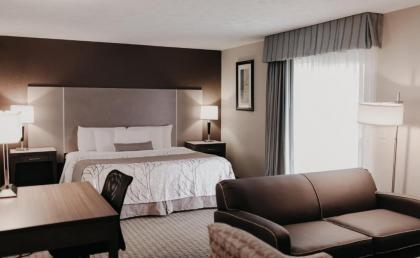 Eastland Suites Hotel & Conference Center - image 11