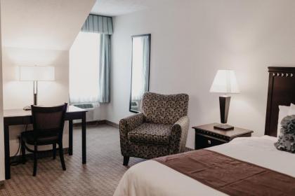 Eastland Suites Hotel & Conference Center - image 4