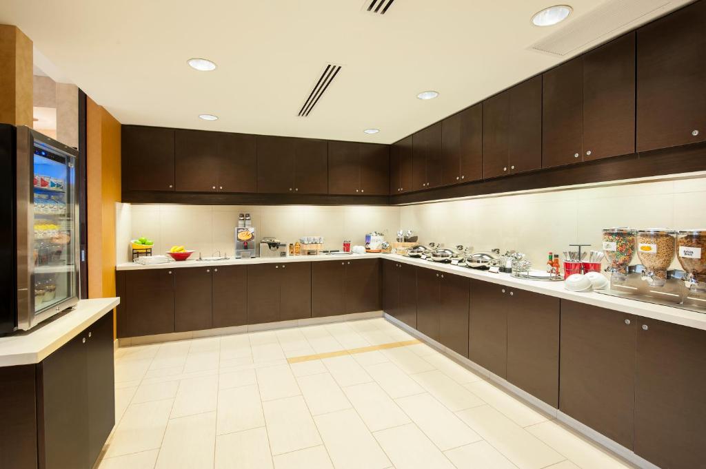 Residence Inn by Marriott Bloomington - image 2