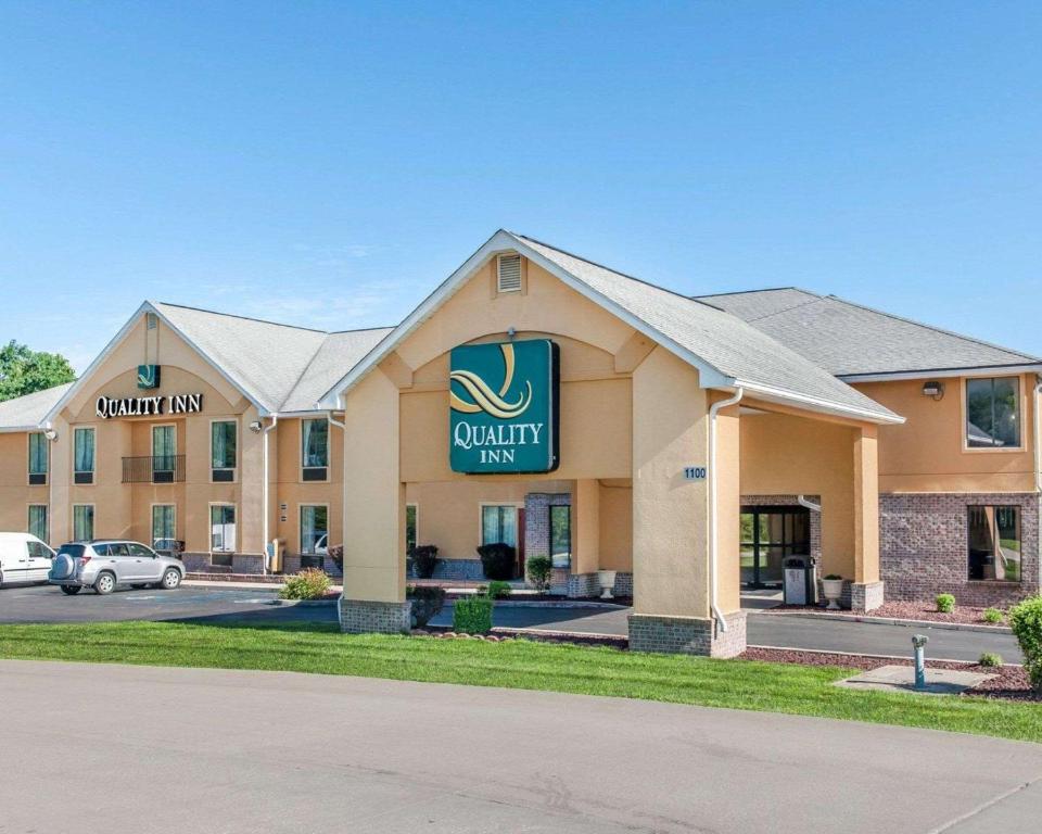 Quality Inn Bloomington Near University - main image