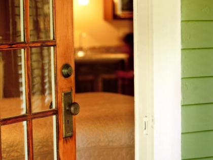 Showers Inn - image 10