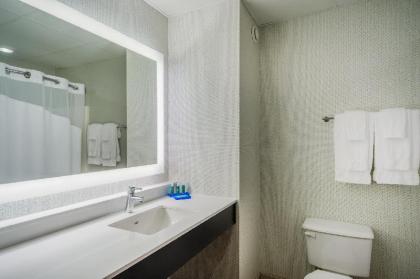 Holiday Inn Express Bloomsburg Hotel - image 13