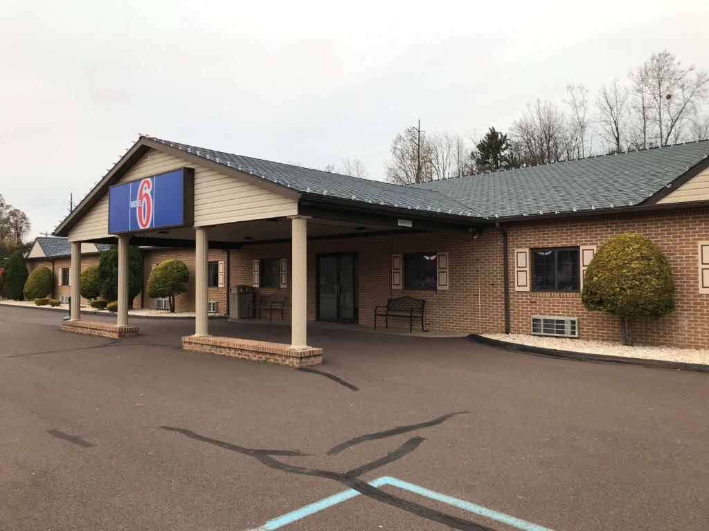 Motel 6-Bloomsburg PA - main image