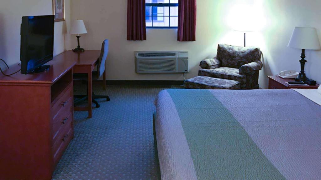 Motel 6-Bloomsburg PA - image 6