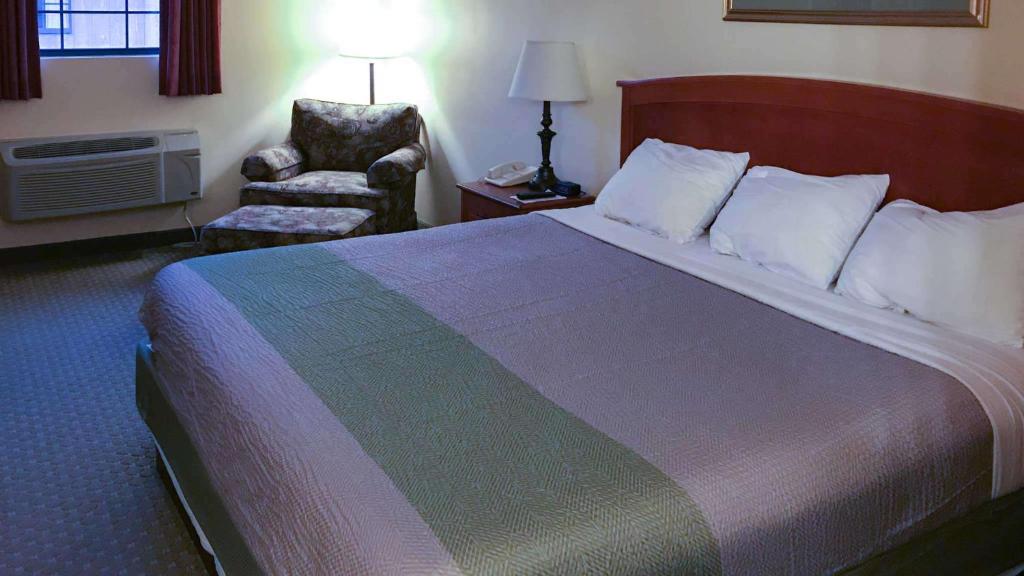 Motel 6-Bloomsburg PA - image 7
