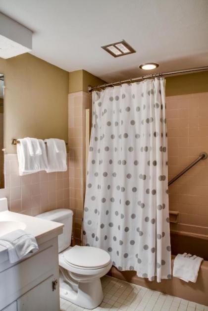 Cliff Dwellers Inn - image 11