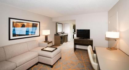 Embassy Suites by Hilton Cincinnati Northeast - Blue Ash - image 15