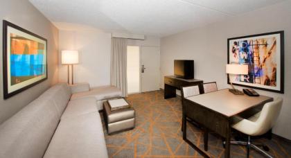 Embassy Suites by Hilton Cincinnati Northeast - Blue Ash - image 18