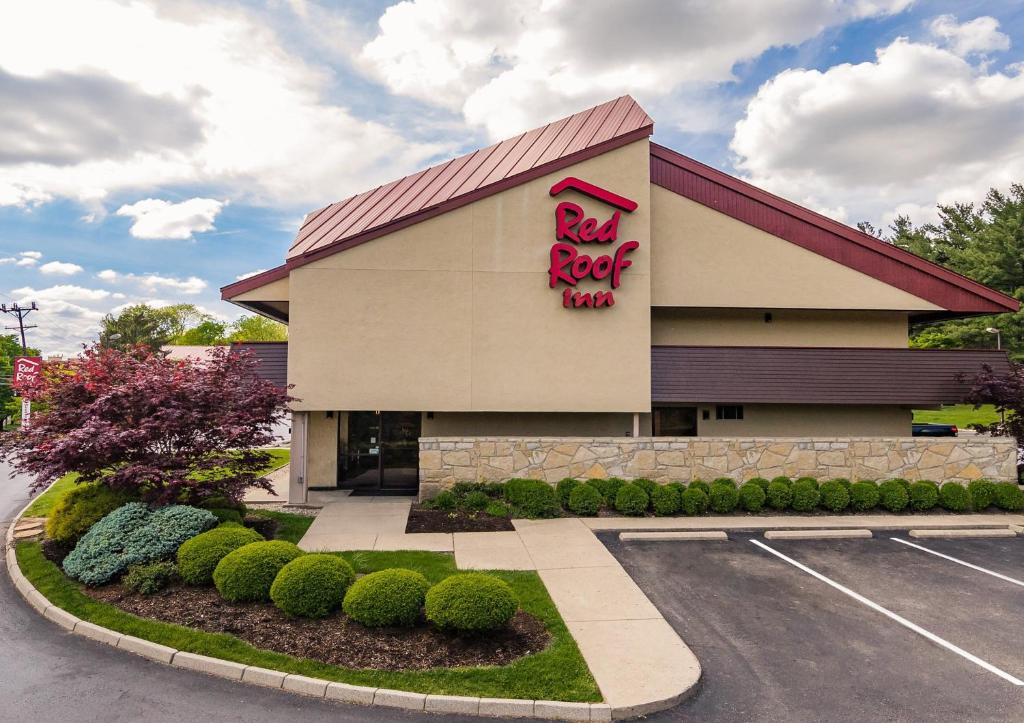 Red Roof Inn Cincinnati Northeast - Blue Ash - image 5