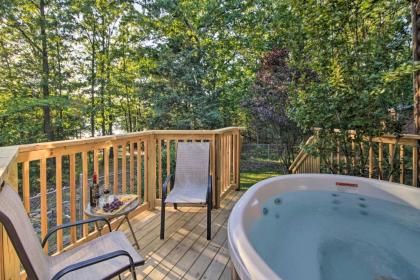 Cabin on Table Rock Lake with Hot Tub and Fire Pit! - image 13