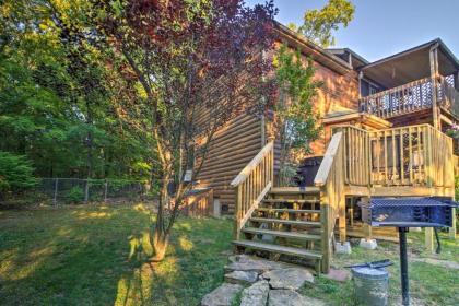 Cabin on Table Rock Lake with Hot Tub and Fire Pit! - image 2
