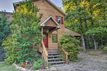 Cabin on Table Rock Lake with Hot Tub and Fire Pit! - image 9