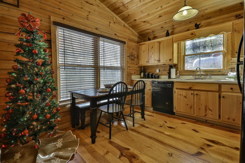 Wind Song Retreat - image 6
