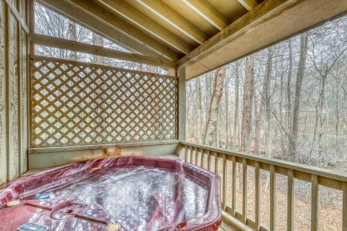 Sugar Creek Cabin - image 5