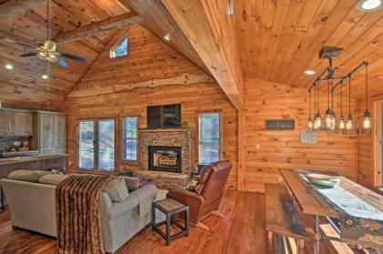 Blue Ridge mtns Creekside Cabin with Hot tub and Pier Blue Ridge