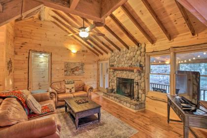 Warm and Rustic Fishing Abode with Toccoa River Access - image 15