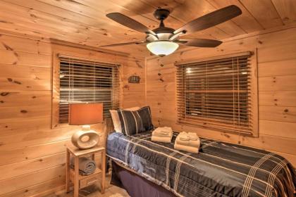 Warm and Rustic Fishing Abode with Toccoa River Access - image 2