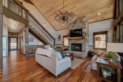 Bear Claw Cabin by Escape to Blue Ridge - image 11