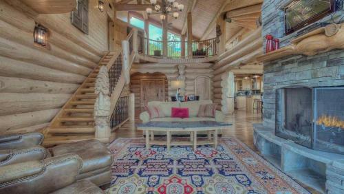 Falling Waters Lodge by Escape to Blue Ridge - image 5