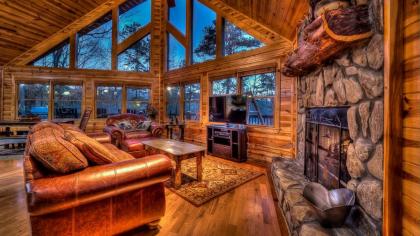 Hilltop Hideaway by Escape to Blue Ridge - image 4