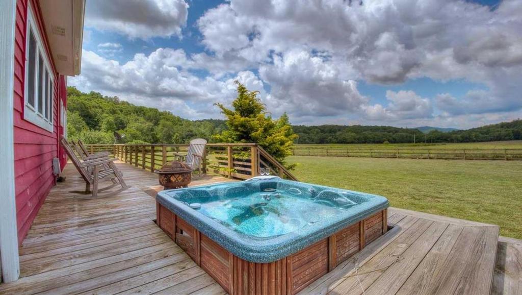Noontootla Cottage by Escape to Blue Ridge - main image