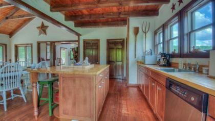 Noontootla Cottage by Escape to Blue Ridge - image 2