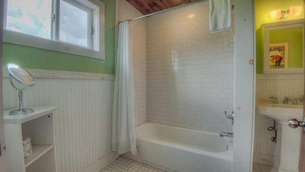 Noontootla Cottage by Escape to Blue Ridge - image 4