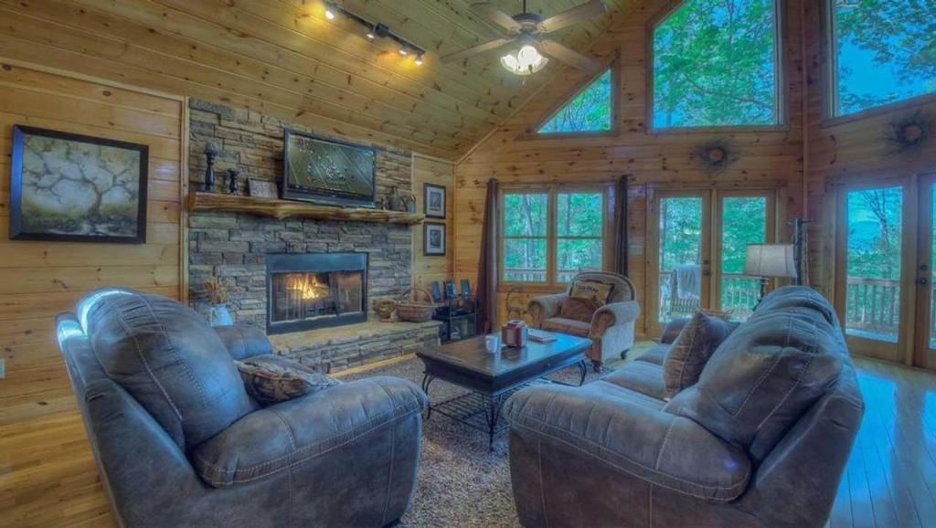 Sunset Pointe by Escape to Blue Ridge - main image