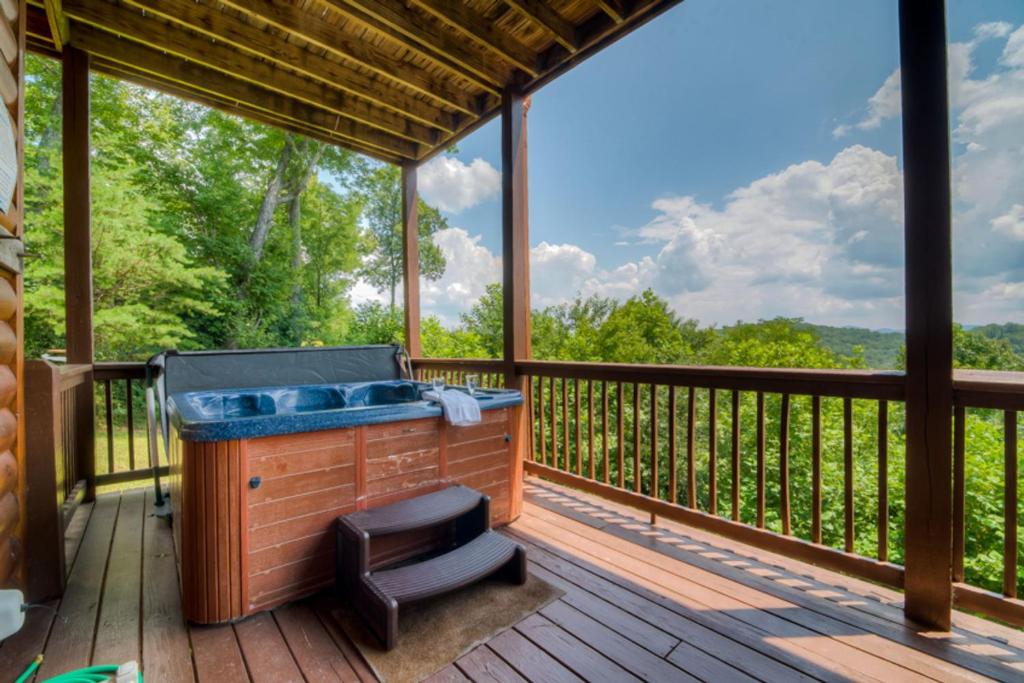 TreeTops by Escape to Blue Ridge - main image