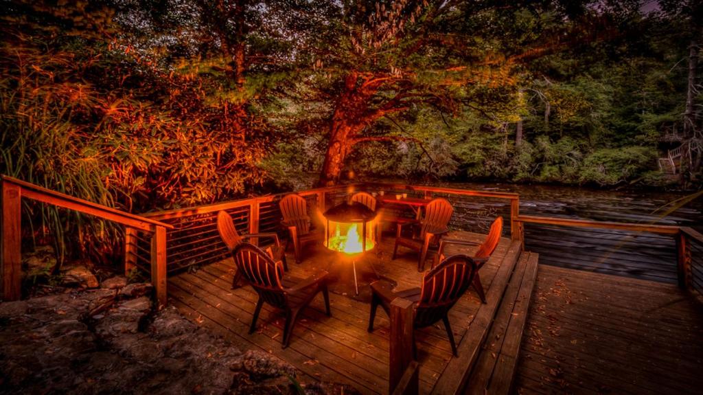 Toccoa Lookout Cottage by Escape to Blue Ridge - image 3