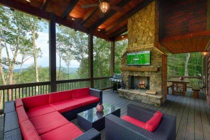 Twin Pine Lodge by Escape to Blue Ridge - image 11