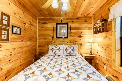 Lazy Bear Lodge - image 14