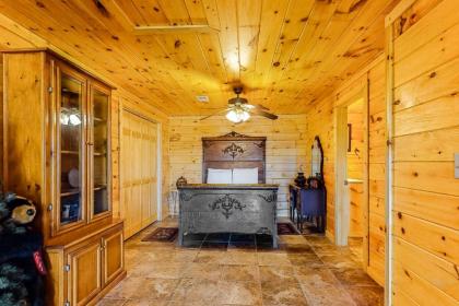 Lazy Bear Lodge - image 15