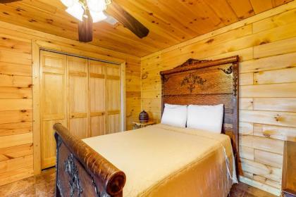 Lazy Bear Lodge - image 16