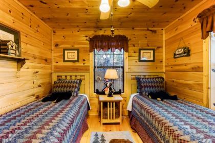 Lazy Bear Lodge - image 17