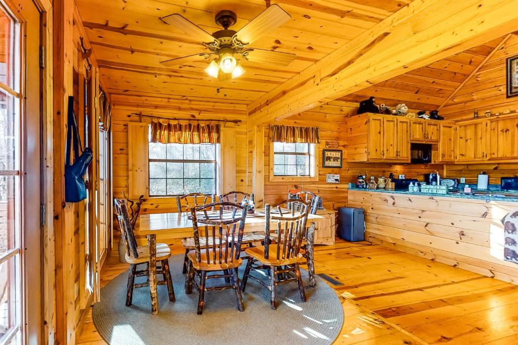 Lazy Bear Lodge - image 2