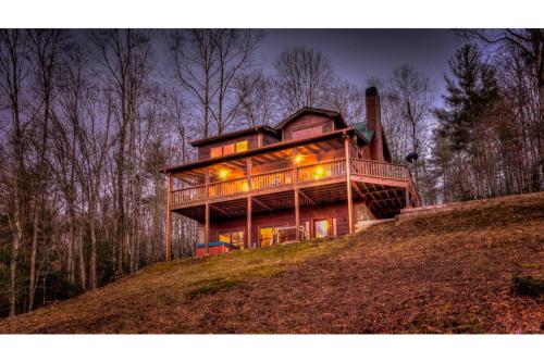Resting Bear Retreat by Escape to Blue Ridge - image 2