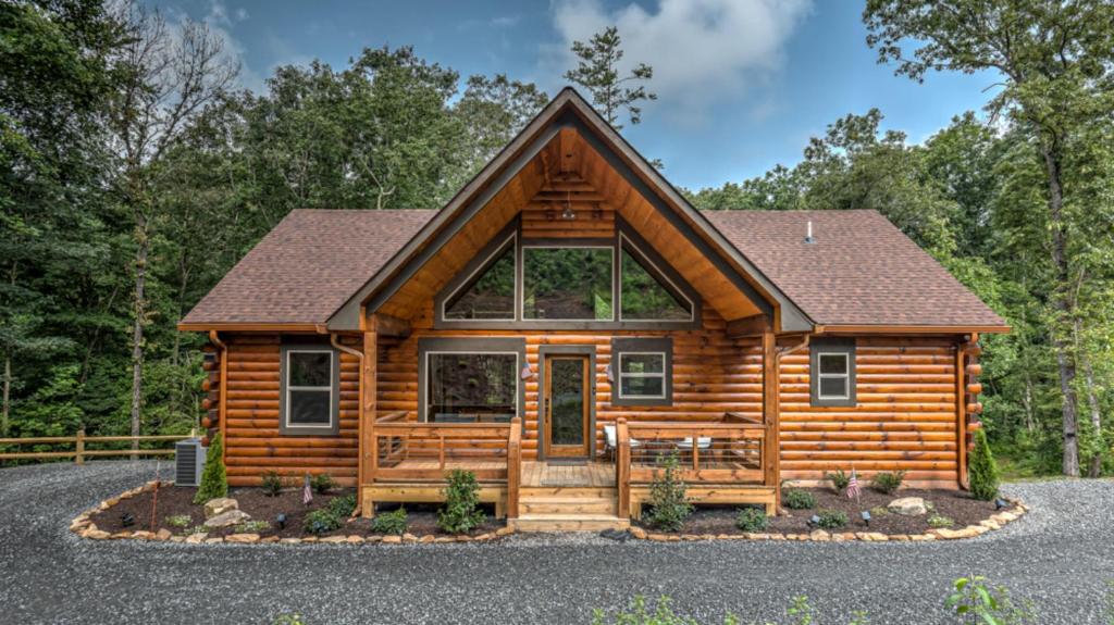Hidden Creek Cabin by Escape to Blue Ridge - image 2