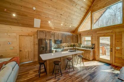 Hidden Creek Cabin by Escape to Blue Ridge - image 10