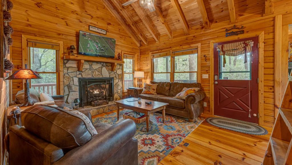 Retreatwood Mac by Escape to Blue Ridge - image 2