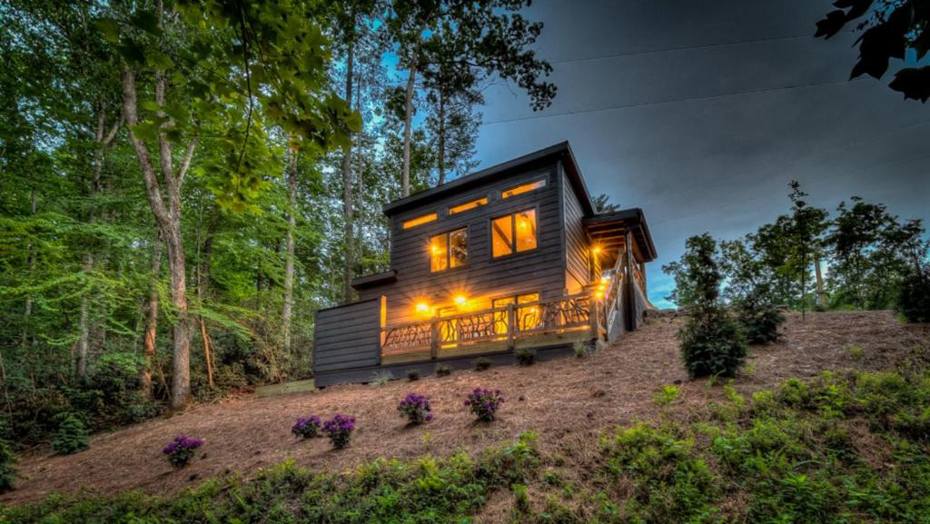La Pequena Pecos by Escape to Blue Ridge - main image