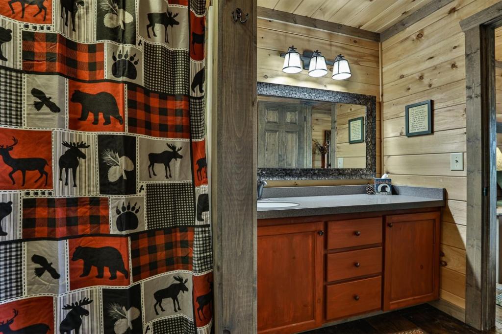 High Country Hideaway - image 3
