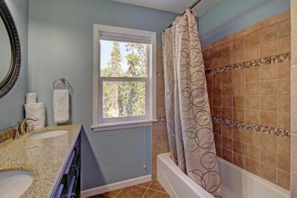 Spruce Creek Lodge Home - image 14