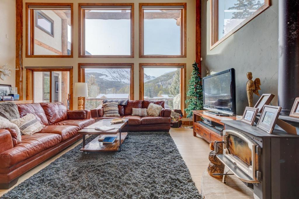 400 Whispering Pines - image 3
