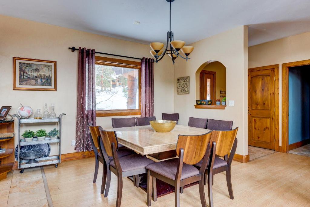 400 Whispering Pines - image 6