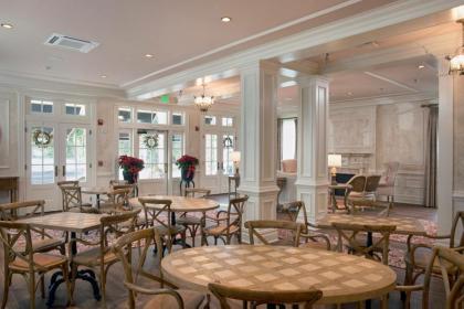 Old Town Bluffton Inn - image 3