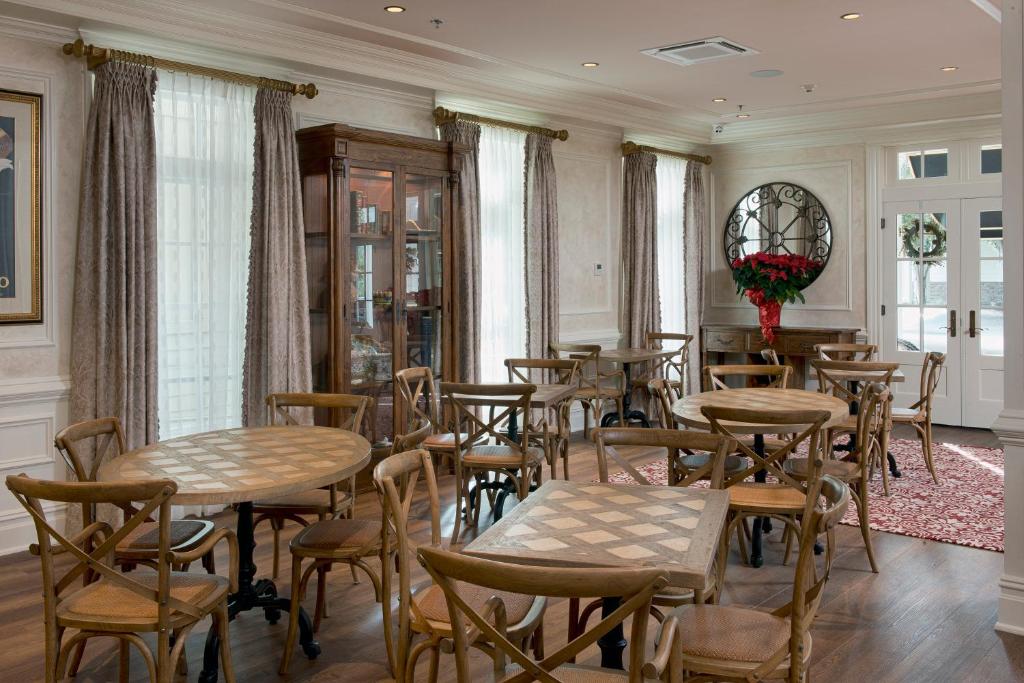 Old Town Bluffton Inn - image 6