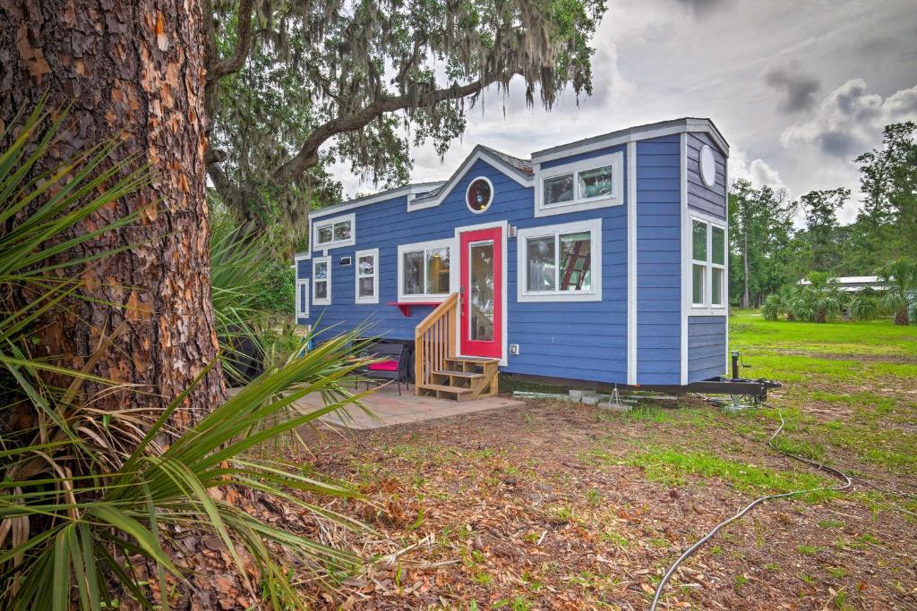Waterfront Tiny House with Private Dock and Golf Cart! - main image