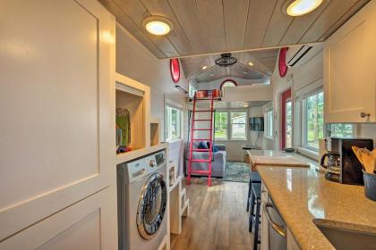 Waterfront Tiny House with Private Dock and Golf Cart! - image 10